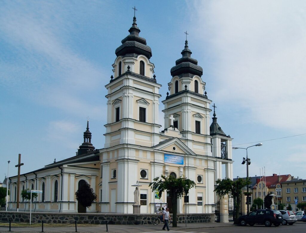 Zdjęcie przedstawiające kościół świętej trójcy